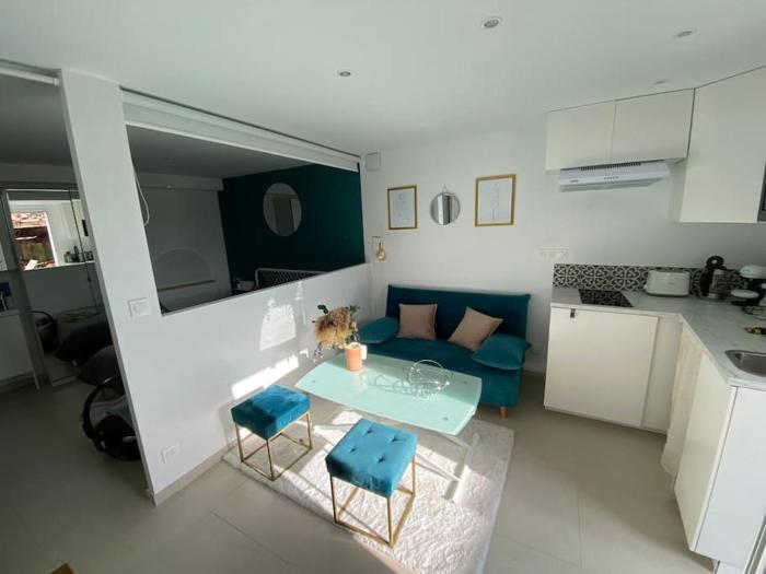 Cosy Cottage by Alice Village Provençal Serenity