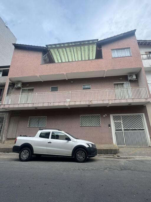 Linda casa a 200m da Basílica Nova