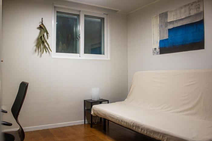 Nesthouse one room 4 min away from metro