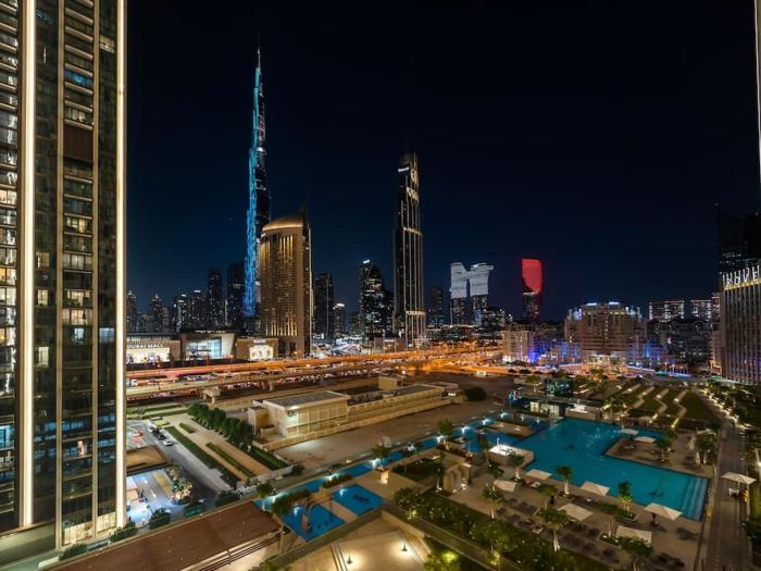 2BR near Dubai Mall, Burj views!