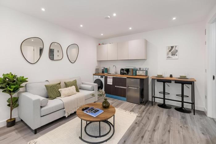 Tranquil Garden Studio in Neasden, London