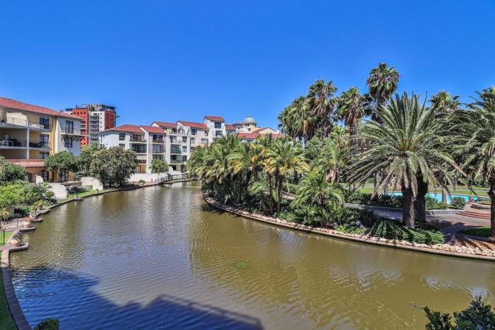 107 St Tropez Eyrie Holiday Apartments