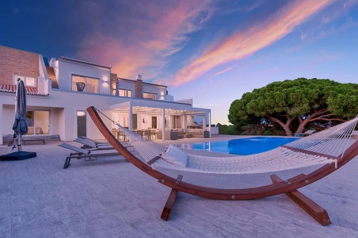 Villa Goldeneye - Luxury 6 Bedroom Villa