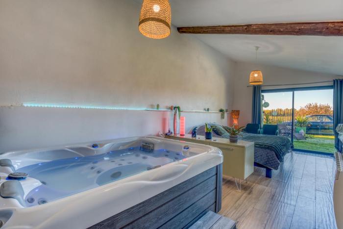 Chambre spa privé Arles campagne