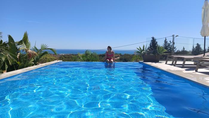 Happyplace Malaga - Villa with Panoramic Sea View Heated Infinity Saltwater Pool