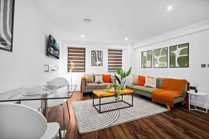 Modern 1-Bed Apartment Free Parking Sleeps 4 Birmingham