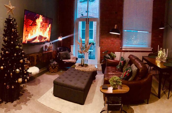 The Fifth Quarters, Grade II Listed Apartment, The Lace Market, NG1, City Centre, Nottingham, Sleeps 4