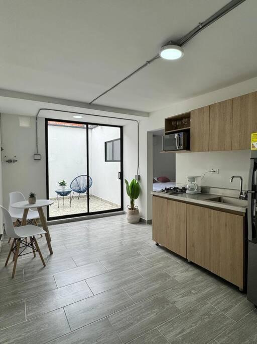 Dream apt close to Unicentro - spacious - with AC