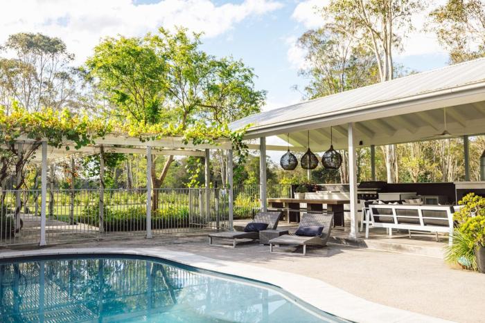 Whitevale Luxury Estate