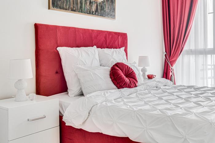 ARI - ARED Luxurious Apartments with Balcony & Free Parking