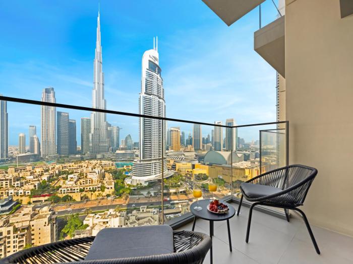 Burj Khalifa View Luxe 2BR, 5 Mins walk to Dubai Mall