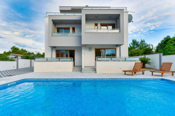 Villa with pool, 50 m from the sandy beach - ID 2209 by Traveler tourist agency Krk