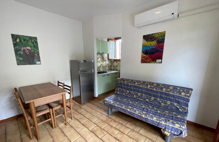 Accommodation with shared garden close to the sea