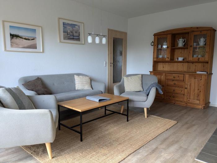 Ferienhaus Hermann mit Garten, Terrasse, Kamin und 300m zum Deich Salzwiesen