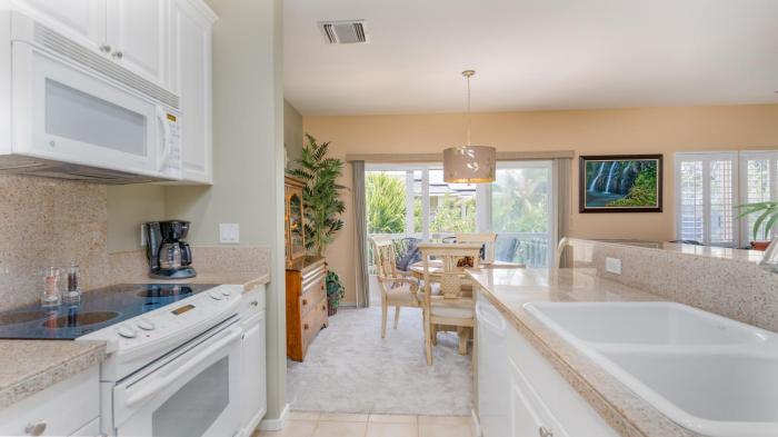 Coconut Plantation 1192-4