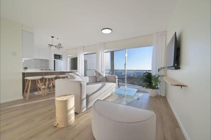 The Lighthouse - Sea View Apartment