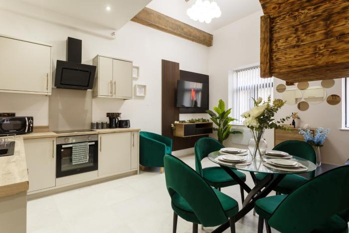 Bradford Luxury Central Apartment