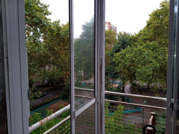 Apartamento luminoso y moderno, con vista a la Plaza 1 de Mayo