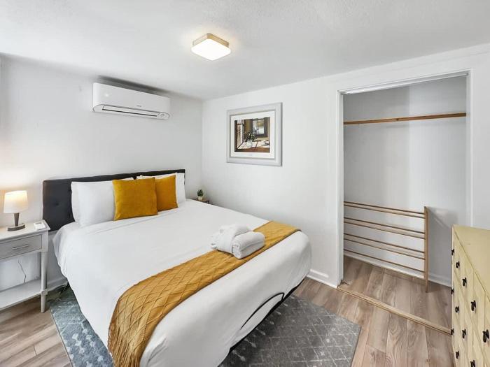 Golf Course-Front 2-Bedroom Apartment