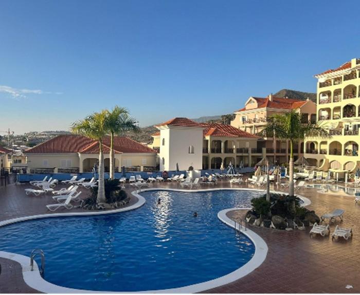 Best Summer dream with heated pool and wifi