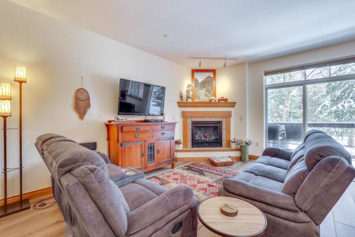 Ski & Explore: Silverthorne Gem w Hot Tub Access!