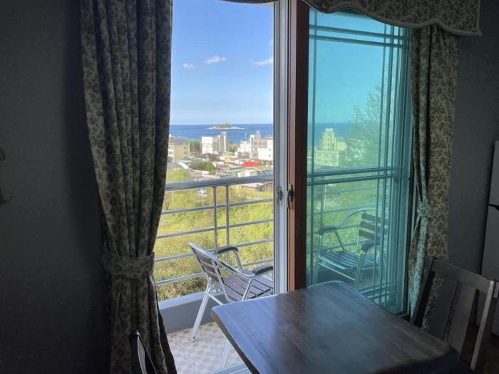 Sokcho Haeoleumhouse