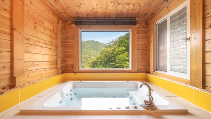 Yangpyeong Isobiyagi Spa Pension