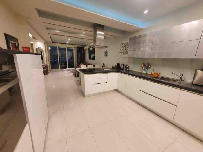 Charming 2-bedroom 2 bath apartment - Sliema