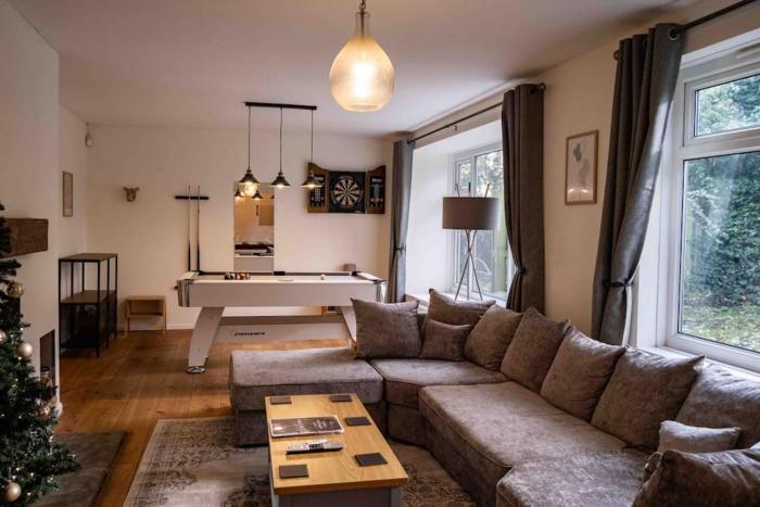 Hot Tub Cottage - Cross Lane