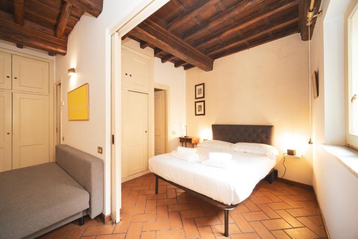 Trevi Fountain by BuddyRent