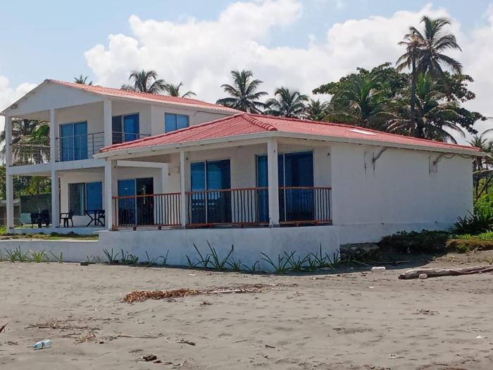 Hermosa Cabaña Frente Al Mar