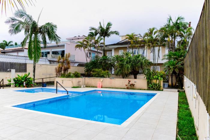 Charmosa casa em Maresias, pe na areia c piscina
