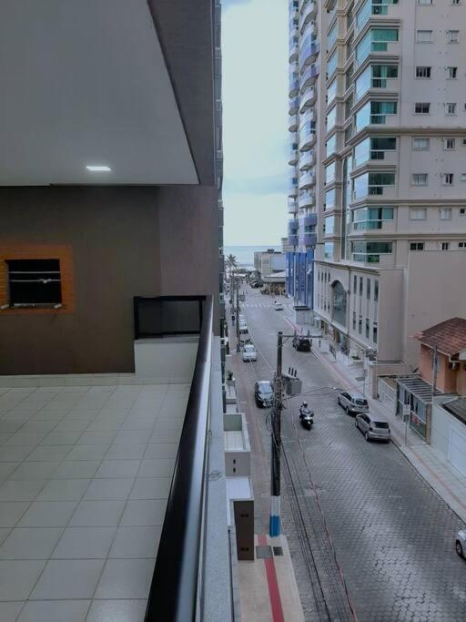 Apartamento Meia Praia - Portal das Flores
