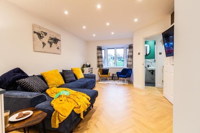 Charming Home in Bromsgrove - Perfect for Groups