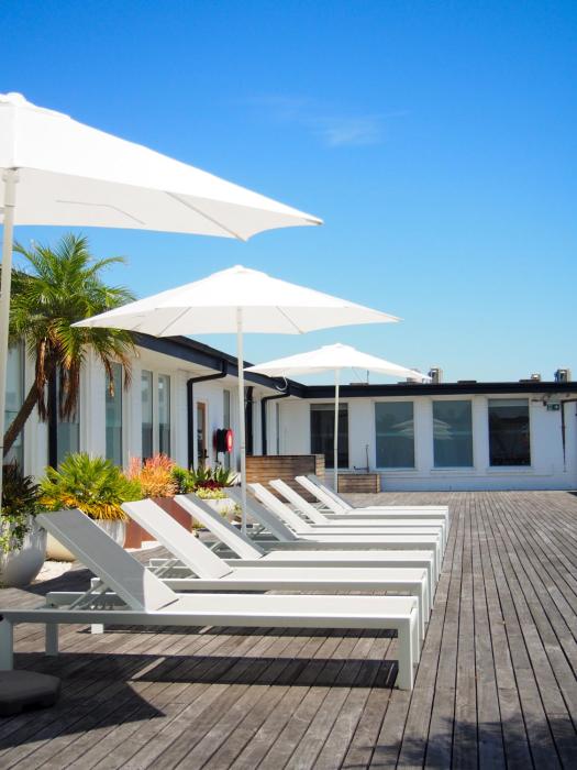 Barrys Beach Road Hotel