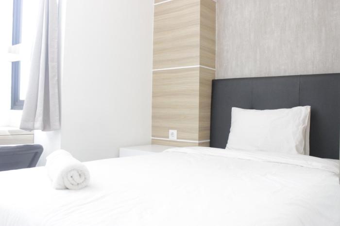 Studio No Kitchen Apartment The Lodge Paskal near BINUS University By Travelio