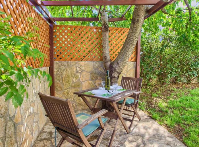 Elegant Krk Hideaway Apartment with Terrace