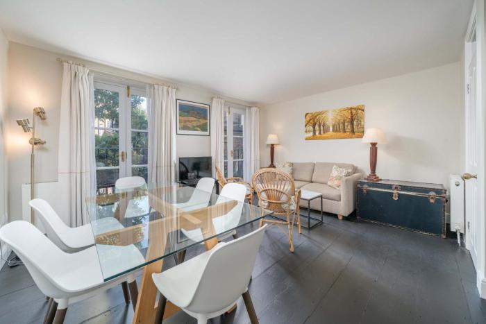 Stylish 2BR Flat with Garden Near Buckingham Palace