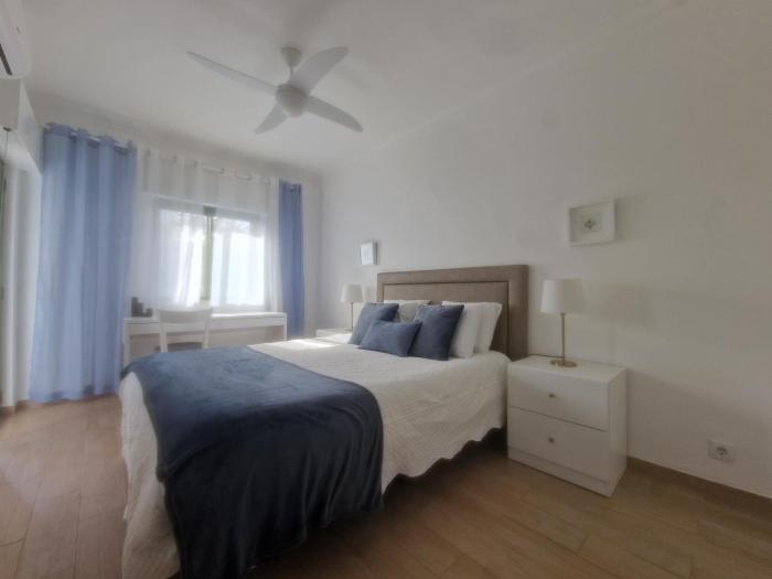 Avenida Mar 1 - Ar-Condicionado, WiFi e 200mts da praia