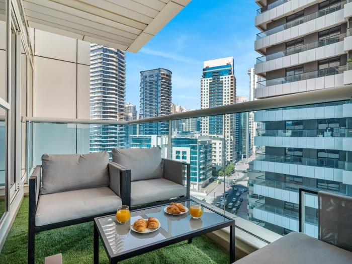 Spacious Home Near Metro & Beach in Dubai Marina