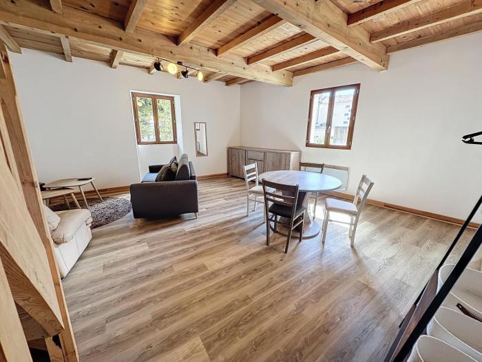 Beau Grand T2 Duplex avec du Cachet Centre Ville