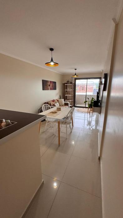 Departamento Centrico Con Balcon a la Calle