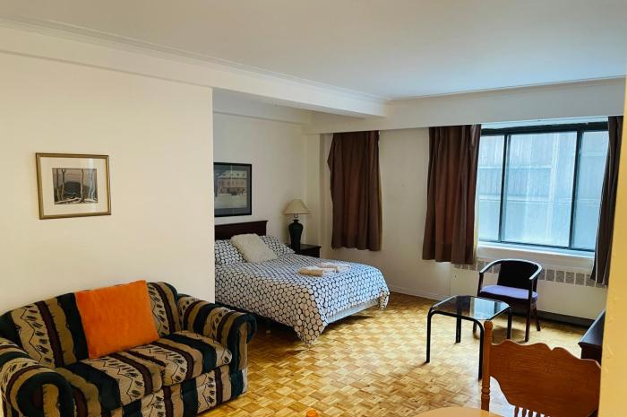 Stylish Montreal Apartment Comfortable Stay in the Golden Square Mile