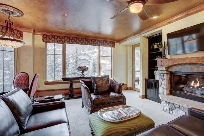 Beautiful Mountain View 2BR Condo - Ski-In Out condo