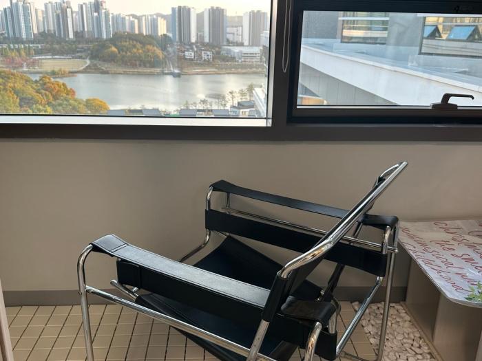 Dongtan Lake Gamsung House