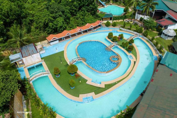 Hidden Valley Mountain and Wavepool Resort