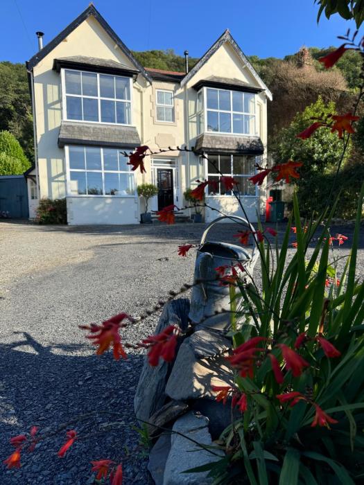 Glannant - 5 Bed & 4 Bathroom - Fairbourne, Barmouth, Mawddach Estuary