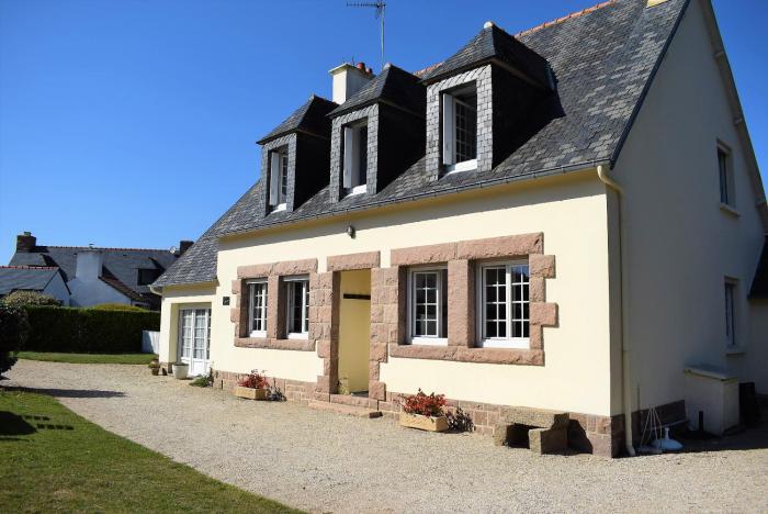Grande maison familiale à 50m de la mer avec jardin à TREGASTEL - Réf 77