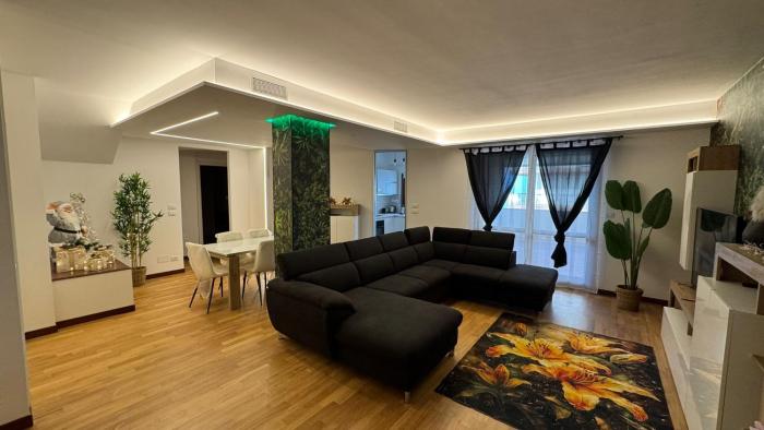 085 luxury apartment