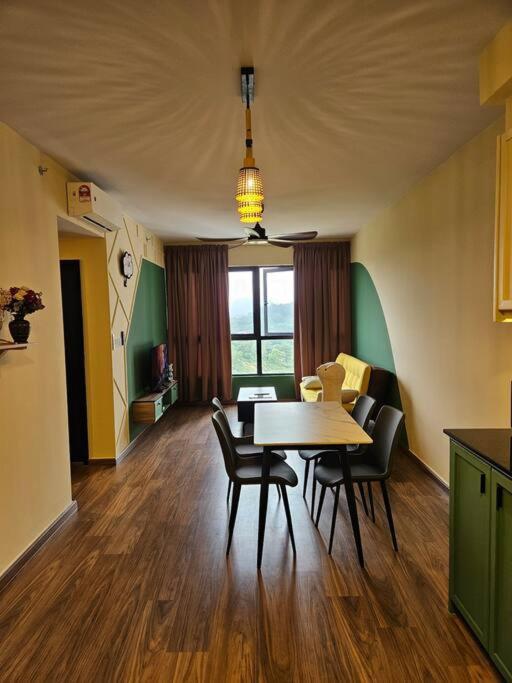 Gaia Residences Bandar Gamuda Gardens, Cozy Retreat with Mountain Views